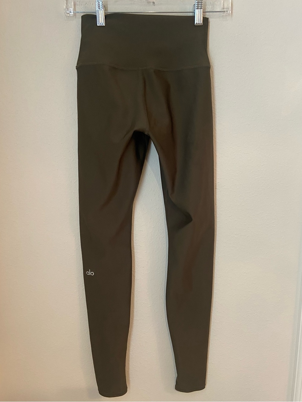 Alo Yoga High-Waist Airlift Leggings Green Olive Size Small 28" Inseam